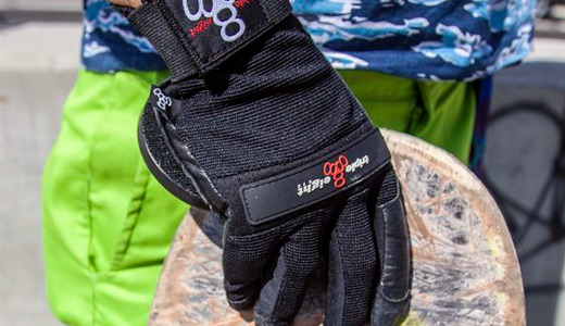 Triple8 Downhill Glove відмінності